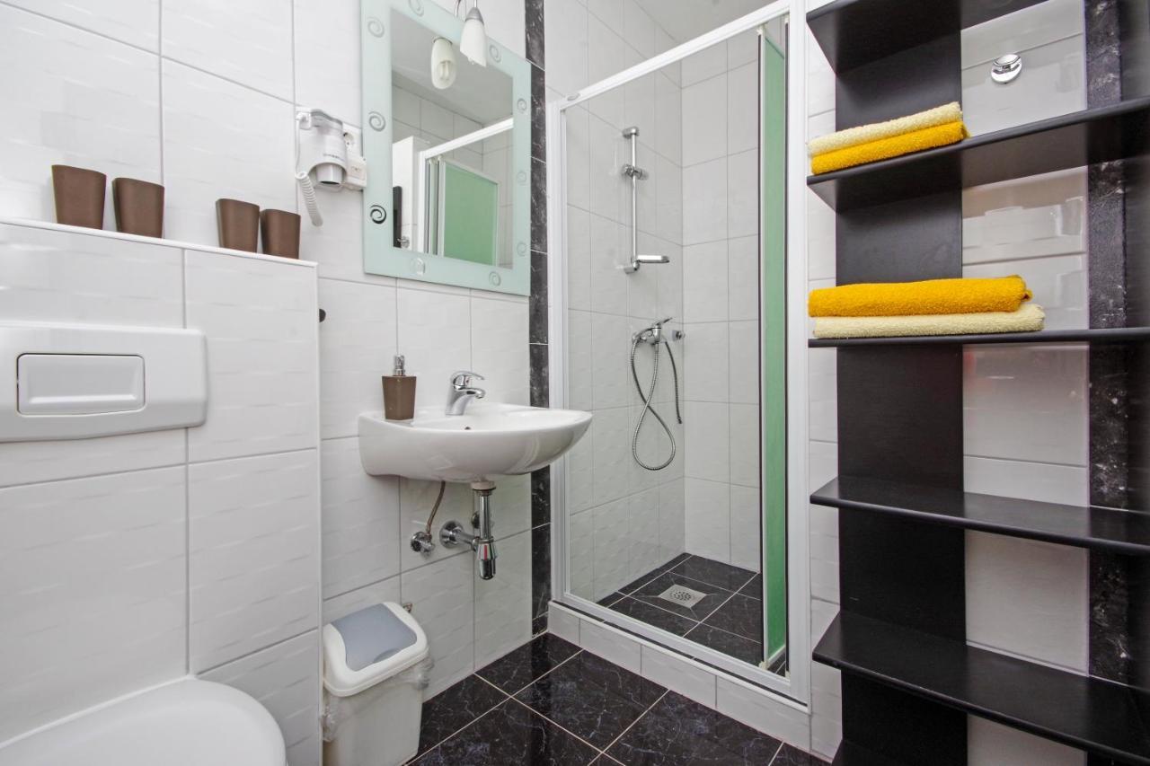 Matanovi Dvori Md Apartments Makarska Buitenkant foto